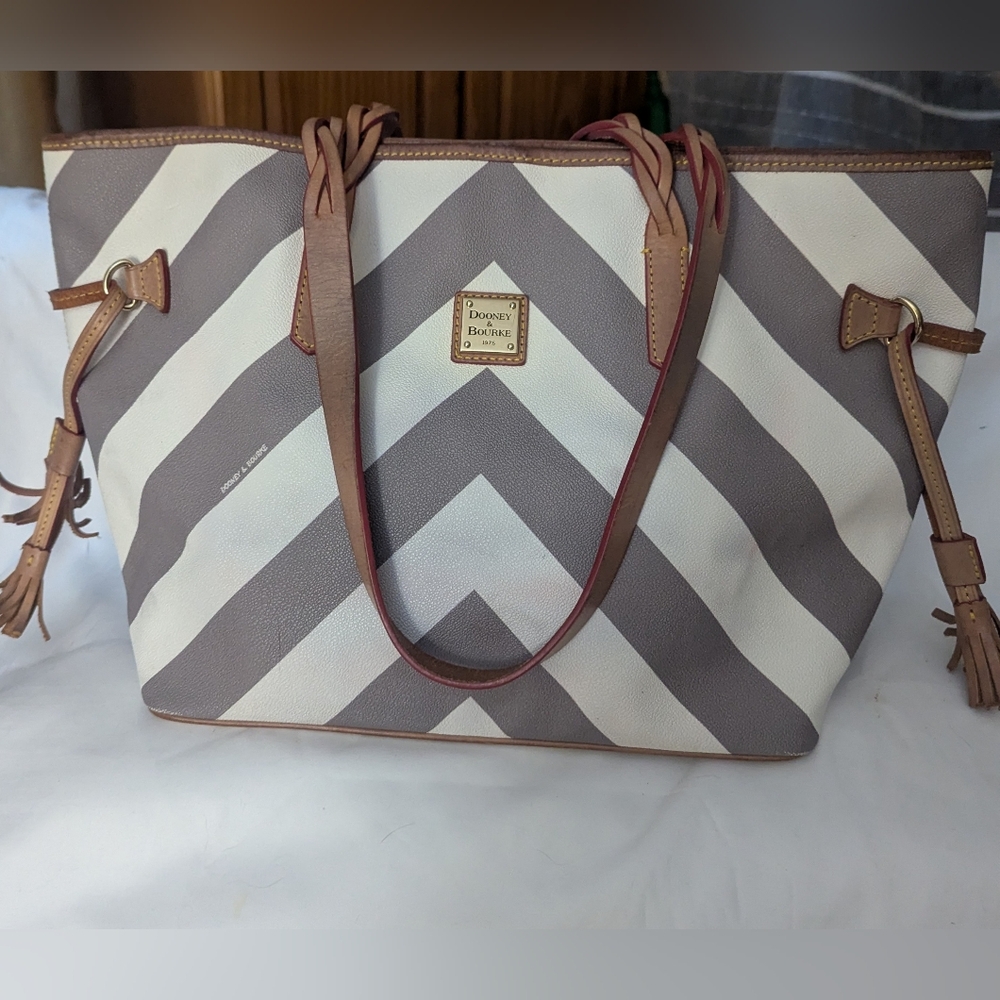 Dooney & Bourke Chevron Bailey Gray and White Tote